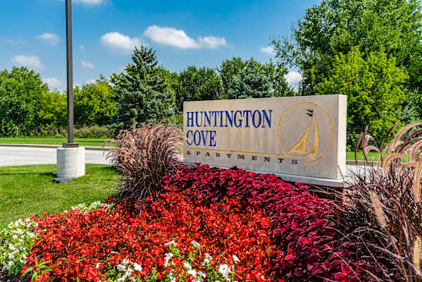 Huntington Cove Apartments property